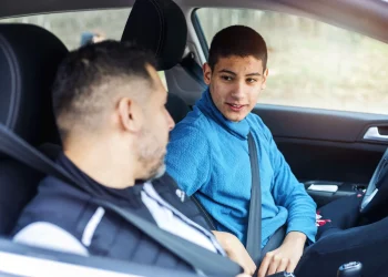 À 17 ans au volant : ce que ça change pour l’assurance