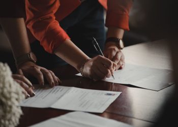 Comment et quand modifier votre contrat d’assurance auto : guide pratique