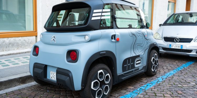 Les voitures sans permis : petites par la taille, grandes par les obligations