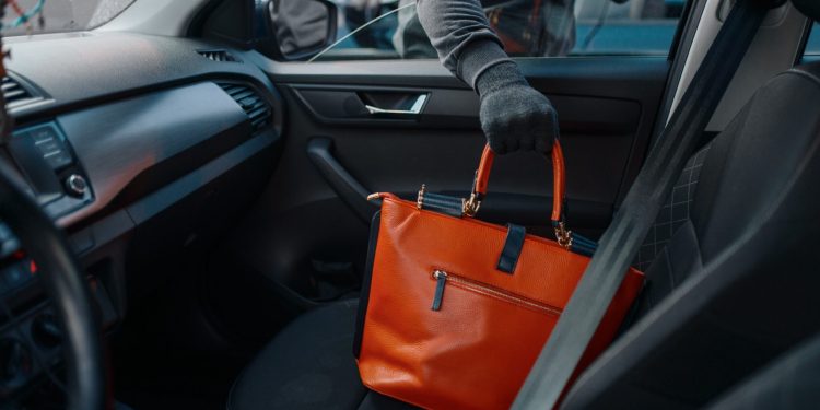Assurance pour vol d’objet dans la voiture : comment ça marche ?