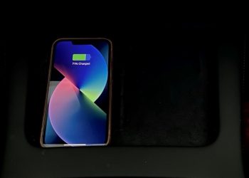 découvrez comment recharger votre voiture tesla avec hertz. informations pratiques sur les stations de recharge, conseils d'utilisation et options de locations pour profiter pleinement de votre expérience de conduite électrique.