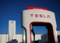 découvrez les défis auxquels tesla fait face dans le secteur automobile et les innovations qu'elle propose pour y faire face. analysez les enjeux de la transition énergétique, la concurrence croissante et les avancées technologiques qui façonnent l'avenir de la mobilité électrique.