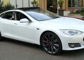 découvrez le monde fascinant des tesla abandonnées : une exploration des véhicules électriques laissés à l'abandon, révélant les histoires derrière ces voitures innovantes et leur impact sur l'environnement.