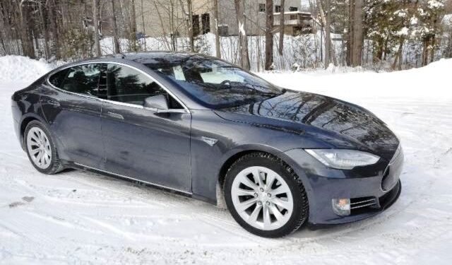 découvrez notre sélection de tesla d'occasion rigoureusement surveillées. chaque véhicule passe par des inspections détaillées pour garantir qualité, sécurité et performance. faites le choix d'une conduite durable et fiable avec nos modèles certifiés.