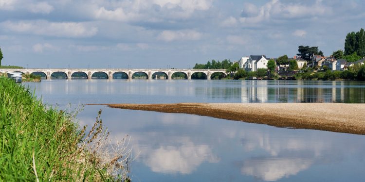 découvrez anjou électricité, votre partenaire de confiance pour tous vos projets électriques. nous vous proposons des solutions innovantes et sur mesure, adaptées à vos besoins, avec une expertise reconnue dans le domaine. faites le choix de la qualité et de la sécurité avec nos équipes de géants de l'électricité.