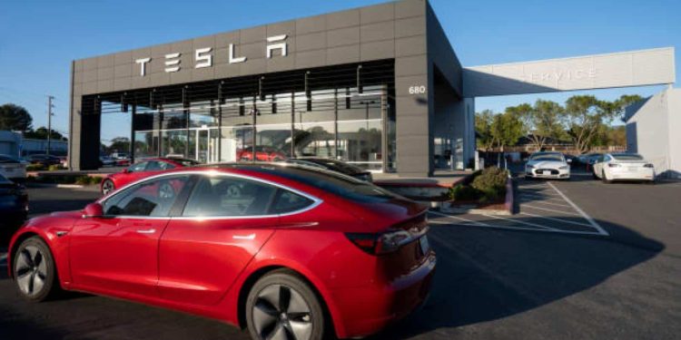 découvrez les meilleures offres de voitures tesla d'occasion avec des prix en baisse. profitez de réductions exceptionnelles sur des modèles récents et économisez tout en conduisant une voiture électrique de prestige.