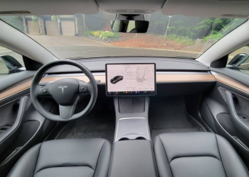 découvrez comment surmonter la frustration liée à votre tesla grâce à nos conseils sur les fonctionnalités cachées qui amélioreront votre expérience de conduite.