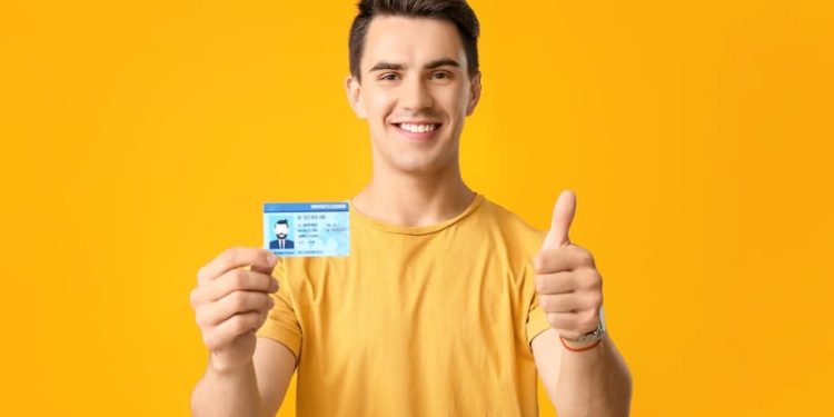 Aide permis de conduire jeune 16-25 ans : tous les dispositifs en 2026