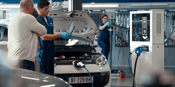 Entretien voiture électrique : ce qu&rsquo;il faut vraiment faire (et ce qu&rsquo;on peut oublier)
