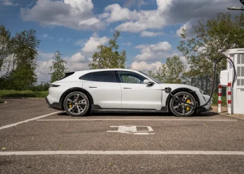 Puissance d&rsquo;une voiture électrique : kW, chevaux et puissance fiscale