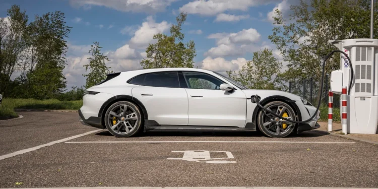 Puissance d’une voiture électrique : kW, chevaux et puissance fiscale