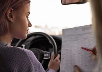 Questions du permis de conduire : liste complète et conseils