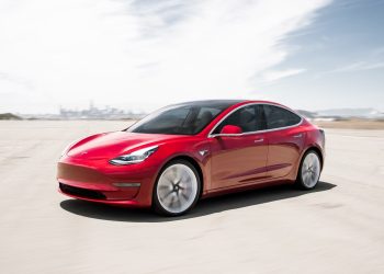 découvrez la baisse record des prix des tesla d'occasion et profitez des meilleures offres sur les véhicules électriques de seconde main.