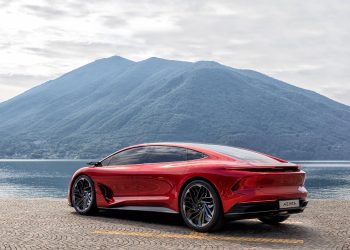 découvrez notre berline électrique spacieuse et autonome alliant confort, technologie avancée et respect de l'environnement pour une conduite moderne et agréable.