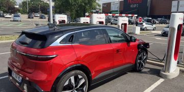 découvrez les bornes tesla offrant une recharge ultra-rapide en seulement 10 minutes pour une mobilité électrique optimisée.