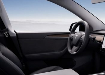 la chine met fin aux volants partiels dès 2027, posant un défi majeur pour tesla et lexus dans l'adaptation de leurs technologies de conduite autonome.