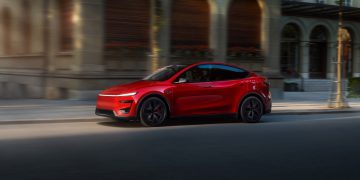 découvrez les critiques détaillées de la tesla model y : performances, autonomie, design et technologies pour vous aider à mieux comprendre ce véhicule électrique innovant.
