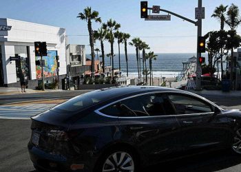 découvrez comment juliette, prise dans le viseur de tesla sentinelle, voit sa vie privée remise en question. analyse des enjeux et des impacts sur la confidentialité.