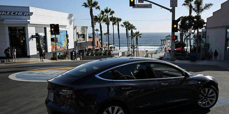 découvrez comment juliette, prise dans le viseur de tesla sentinelle, voit sa vie privée remise en question. analyse des enjeux et des impacts sur la confidentialité.