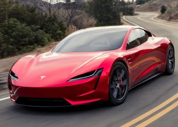 découvrez le lancement officiel de la nouvelle tesla roadster, alliant performance exceptionnelle et design innovant pour une expérience de conduite inégalée.