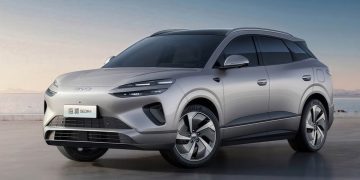 en juillet, le marché automobile européen voit byd dominer tandis que tesla peine à suivre, révélant les tendances et performances des constructeurs sur le continent.