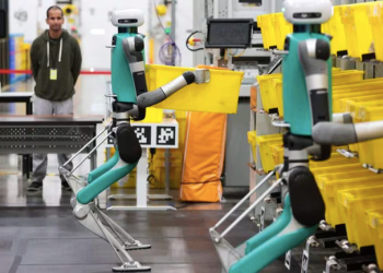 découvrez le nouveau constructeur de robots humanoïdes, alliant technologie avancée et design innovant pour créer des robots intelligents et interactifs.