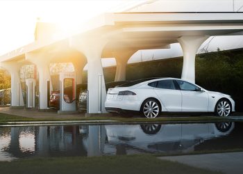 découvrez le nouveau réseau de recharge européen qui surpasse tesla en rapidité et en accessibilité, révolutionnant ainsi la mobilité électrique sur le continent.