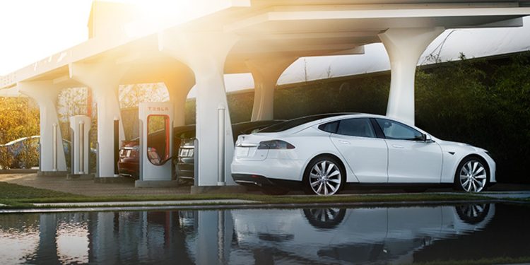 découvrez le nouveau réseau de recharge européen qui surpasse tesla en rapidité et en accessibilité, révolutionnant ainsi la mobilité électrique sur le continent.