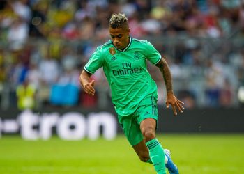 à oullins, tesla a filmé une tentative de vol, révélant des images surprenantes et renforçant la sécurité des véhicules électriques.