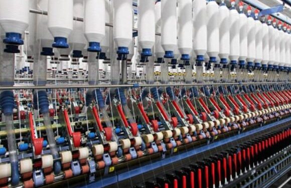 découvrez les innovations à venir de tesla en 2026, avec des avancées technologiques révolutionnaires et des modèles futuristes.