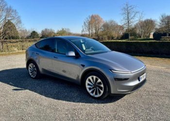 découvrez le nouveau tesla model y performance présenté au salon auto de lyon : innovation, design et puissance au rendez-vous pour une expérience de conduite exceptionnelle.