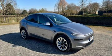 découvrez le nouveau tesla model y performance présenté au salon auto de lyon : innovation, design et puissance au rendez-vous pour une expérience de conduite exceptionnelle.