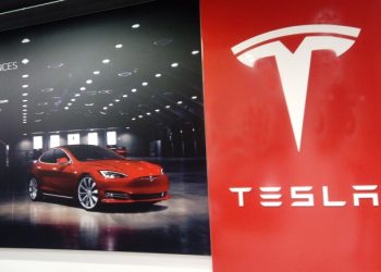 découvrez si tesla est uniquement un constructeur automobile ou s'il joue un rôle plus large dans les technologies innovantes et les énergies renouvelables.
