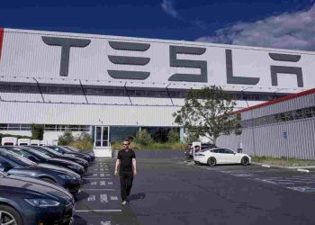 tesla enregistre 600 commandes en inde, marquant une étape importante pour l'expansion du constructeur automobile électrique sur le marché indien.