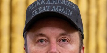 découvrez la nouvelle version d'entrée de gamme abordable de tesla, alliant innovation et accessibilité pour tous les passionnés de véhicules électriques.