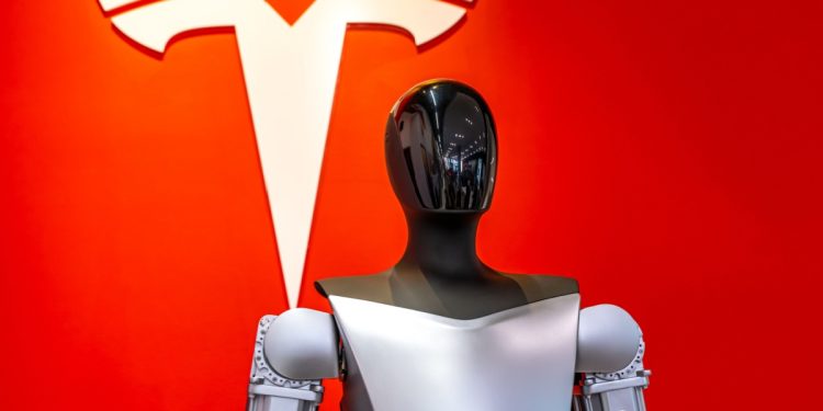 découvrez comment tesla investit dans la robotique pour transformer l'industrie et repousser les limites de l'innovation technologique.