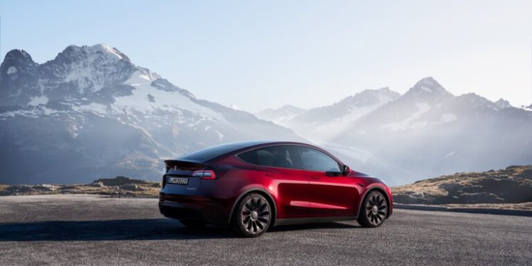 découvrez comment le tesla model y 7 places séduit les conducteurs en europe grâce à son design innovant, son espace optimisé et ses performances électrisantes.