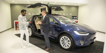tesla pourrait être contraint de verser une importante somme à une entreprise corse, soulevant des questions juridiques et financières.