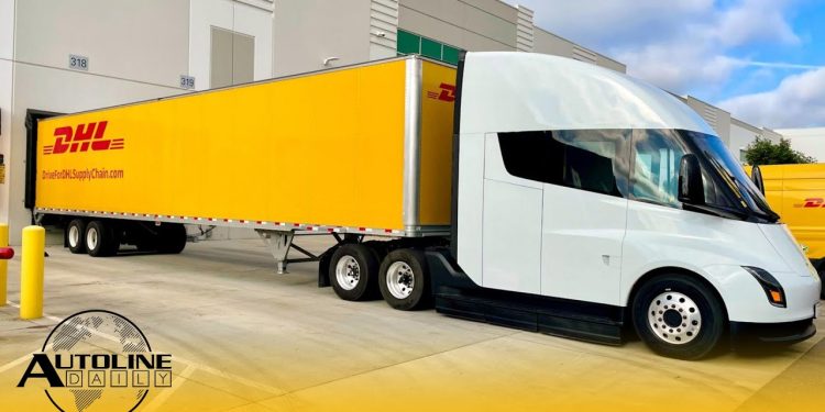 le camion tesla semi impressionne dhl par ses performances révolutionnaires et son efficacité énergétique, marquant une étape majeure dans le transport durable.
