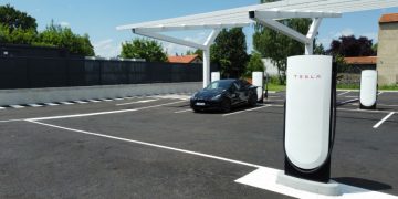découvrez l'arrivée du superchargeur tesla pour véhicules électriques, une solution rapide et efficace pour recharger votre ve en un temps record.
