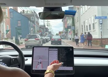 tesla lance officiellement la conduite autonome en europe, offrant une expérience de conduite innovante et sécurisée aux automobilistes européens.