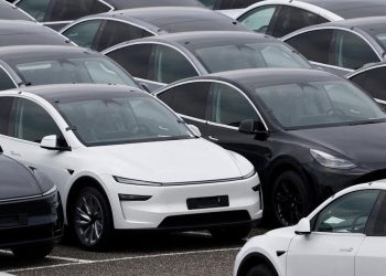 La France suivra-t-elle les Pays-Bas pour homologuer le système de conduite autonome de Tesla ?