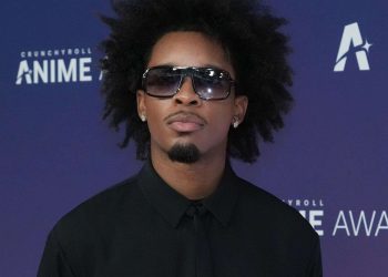 Le chanteur D4vd nie toute implication dans le meurtre d&rsquo;une adolescente américaine
