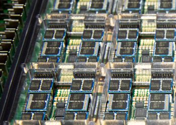 tesla fait face à 21 procès concernant l'autopilot, le full self-driving (fsd) et des accusations de discrimination, avec un passif total s'élevant à 14,5 milliards.