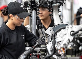 tesla prévoit de créer 1 000 emplois en allemagne d'ici juin, renforçant ainsi sa présence et son engagement dans le secteur industriel et technologique allemand.