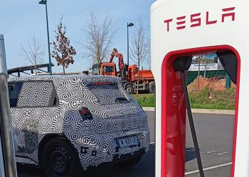Tesla innove pour dire adieu aux files d&rsquo;attente interminables et aux conflits : découvrez leur nouvelle solution révolutionnaire
