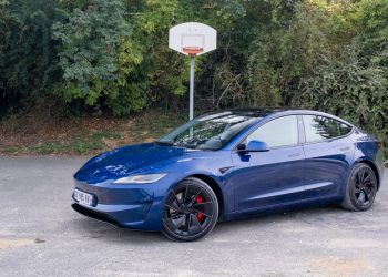 Tesla mise sur un cadeau pour booster les ventes de la Model 3 : une stratégie gagnante ou un coup d&rsquo;épée dans l&rsquo;eau ?