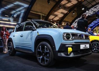 découvrez le suv urbain tesla à seulement 25 000 €, alliant design innovant, technologie de pointe et performance écologique pour une conduite durable en ville.
