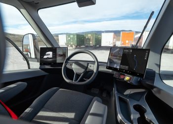 kWh pour 800 km : la batterie géante du Tesla Semi, innovation révolutionnaire ou simple défi technique ?