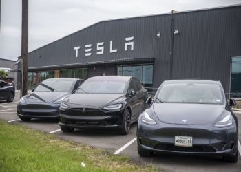 tesla augmente les tarifs de recharge au kwh sans abonnement, impactant les coûts pour les utilisateurs de ses véhicules électriques. découvrez les nouvelles modalités et les raisons de cette hausse.